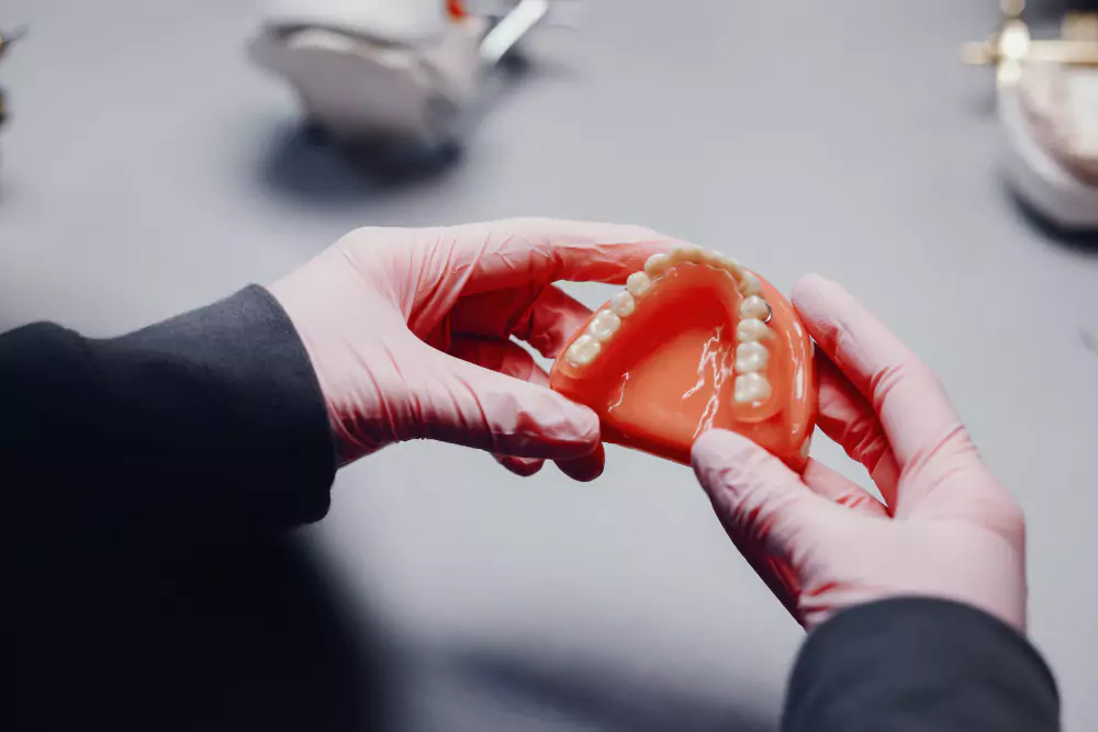 Complete/Partial Dentures Fixing